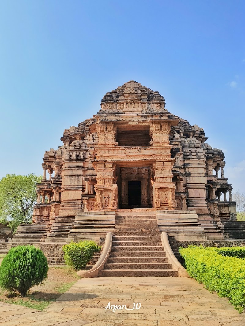Sahasrabahu Twin Temples - Sahasrabahu Twin Temples Fort Campus, Near Post Office, 65FC+F46, Gwalior Fort, Gwalior, Madhya Pradesh 474008, India