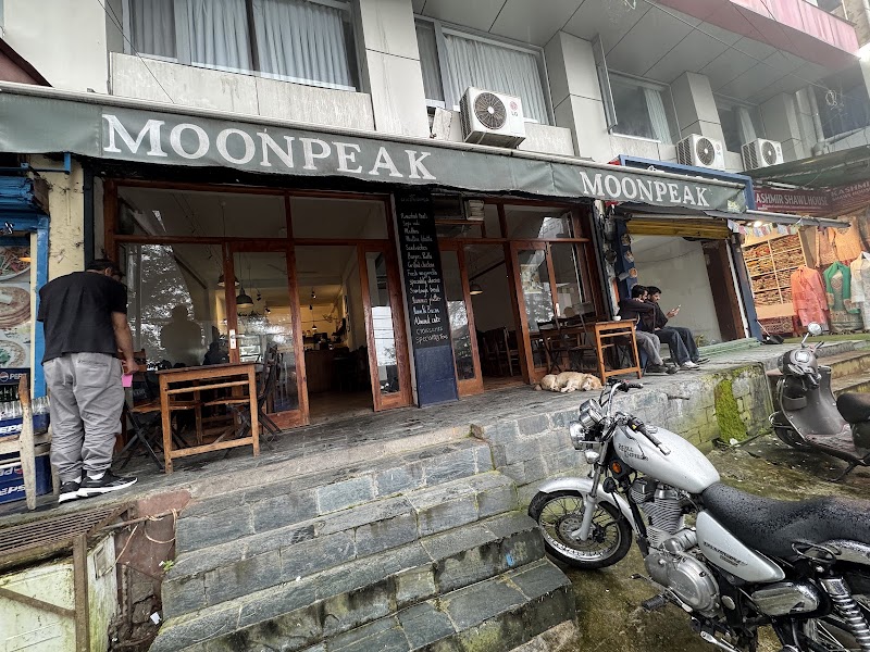 Moonpeak Deli - Moonpeak Deli Temple Rd, McLeod Ganj, Dharamshala, Himachal Pradesh 176215, India