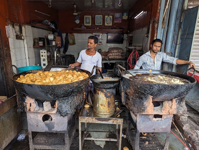 Shankar Samosa - Shankar Samosa Shop No. 110, 111, Gurunanakpura, Raja Park, Jaipur, Jaipur Nagar Nigam Area, Rajasthan 302004, India