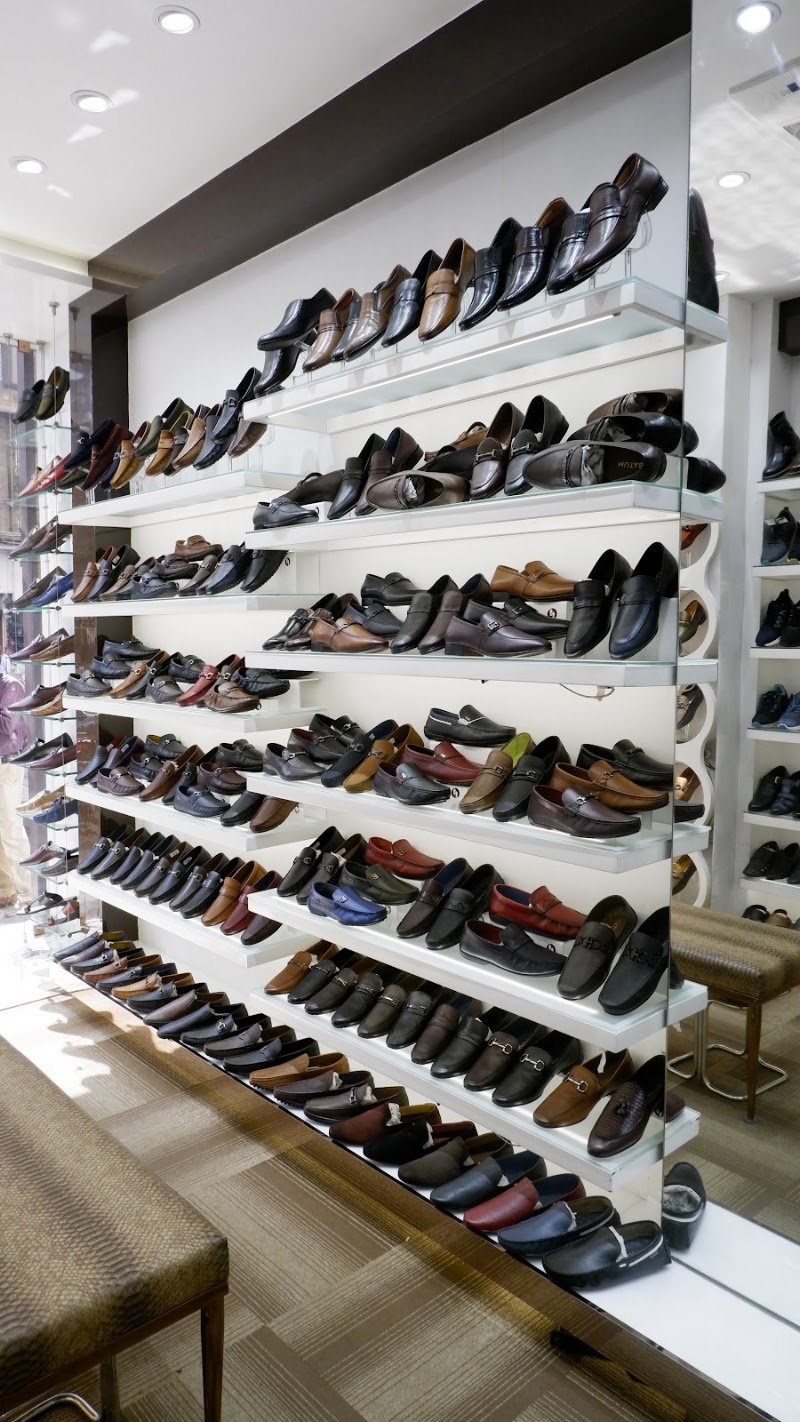 BATUM SHOES - BATUM SHOES SHOPNO-4, TAYEB MANZIL, Shri Mumba Devi (Mumba Aai) Temple Mumbai, 288, Yusuf Meher Ali Rd, Mumbadevi Area, Bhuleshwar, Mumbai, Maharashtra 400003, India