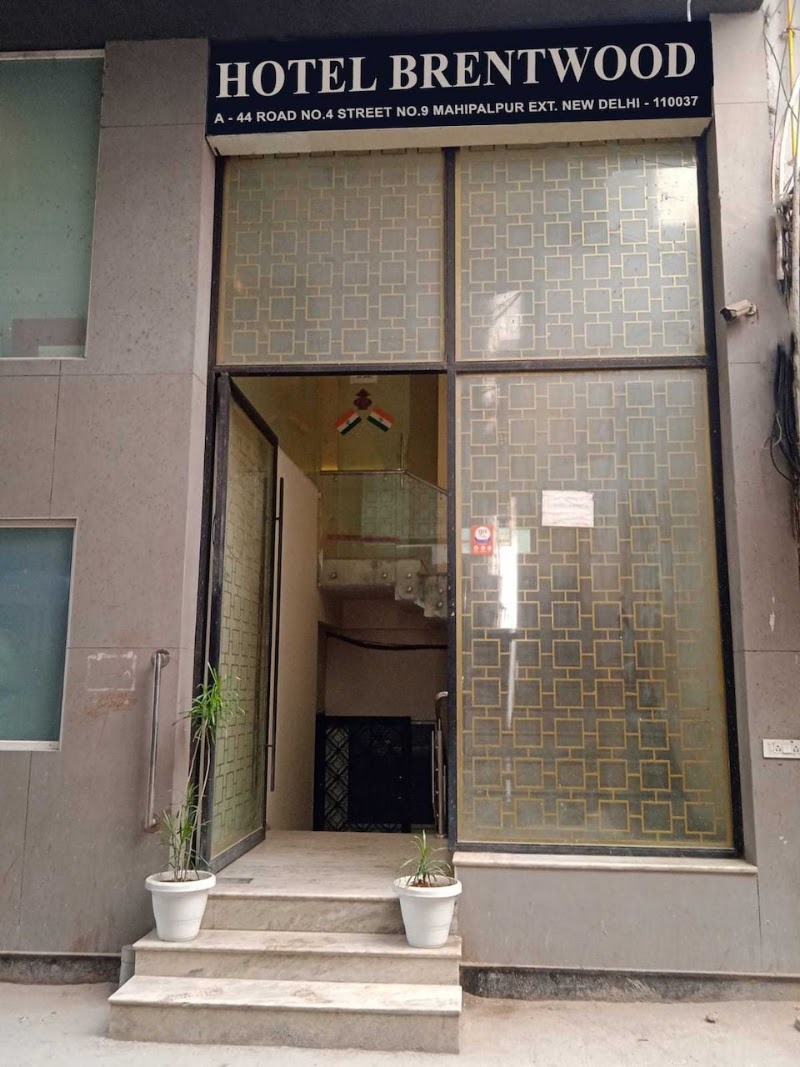 Hotel O Brent wood - Hotel O Brent wood, A-44, Road no. 4, Street No. 9, near IGI Road, Aerocity, Extention, Mahipalpur, Delhi, New Delhi, Delhi 110037, India
