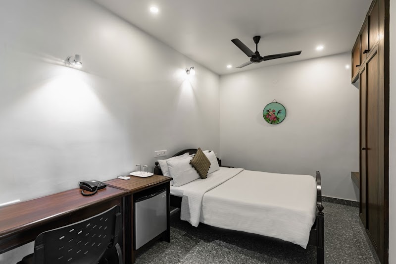 Executive Inn - Executive Inn 1-A, Perumal Koil St, White Town, Puducherry, 605001, India