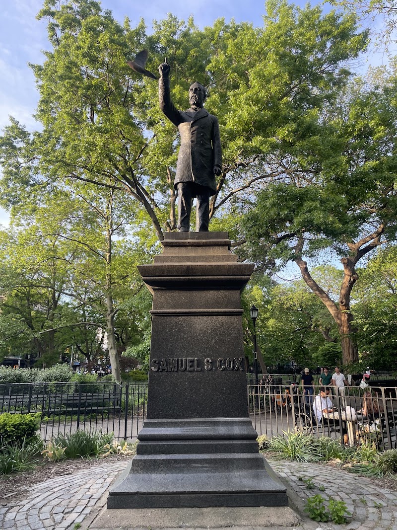 Tompkins Square Park - Tompkins Square Park E 10th St, New York, NY 10009, USA