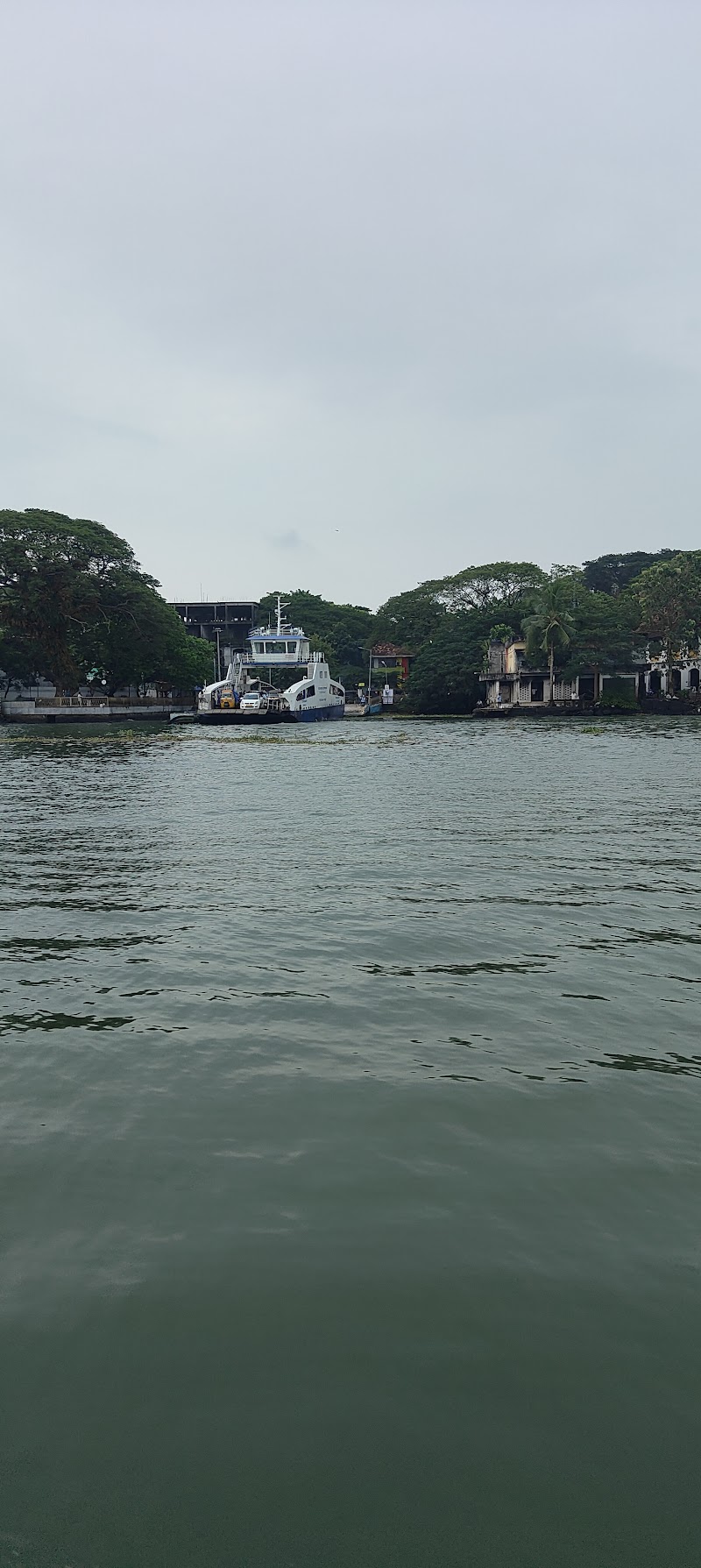 Vypin Ferry - Vypin Ferry, Vypin, X6FV+CM9, Ferry Junction, Fort Vypin, Puthuvype, Kochi, Keralam 682508, India