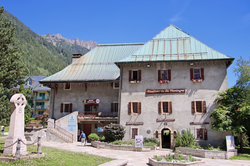 Office de Tourisme de Chamonix-Mont-Blanc - Office de Tourisme de Chamonix-Mont-Blanc, 85 Pl. du Triangle de l'Amitié, 74400 Chamonix-Mont-Blanc, France