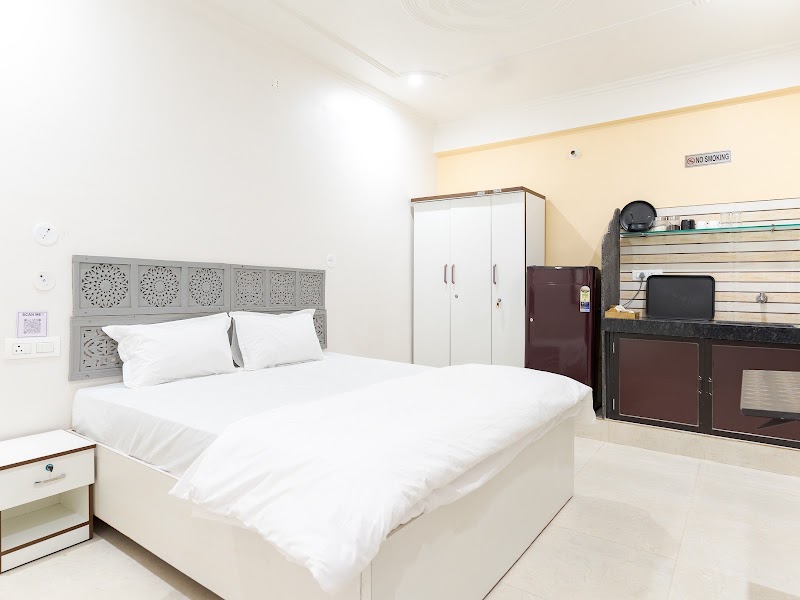 Divine Stays - Divine Stays, 83, Roop Vandana complex, opposite Mayur studio, Gurunanakpura, Raja Park, Jaipur, Rajasthan 302004, India
