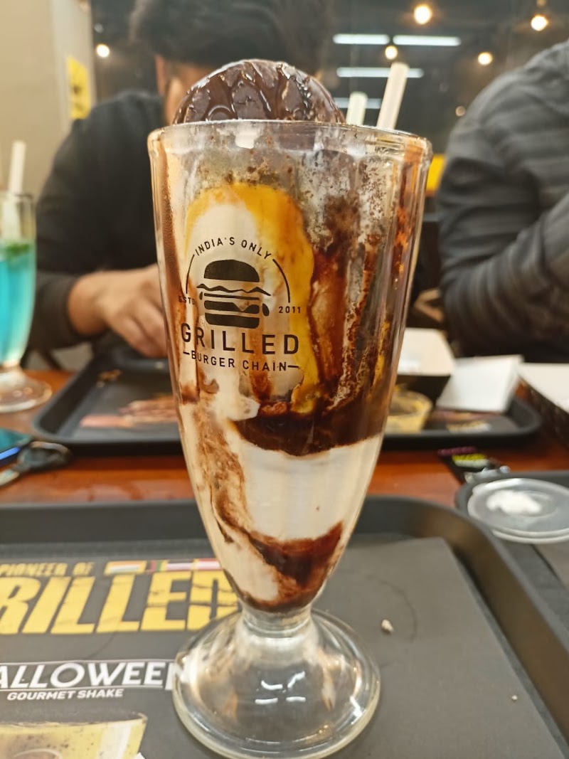 Biggies Burger: Bargarh - Biggies Burger: Bargarh Plot no 1367, 8JW9+M2J, 18501, chowk, near swayamsiddha bhawan, Bandutikra, Bargarh, Odisha 768028, India