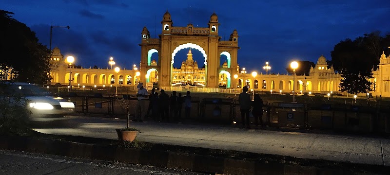 Mysore One Day Trip by Tourist Cab - Mysore One Day Trip by Tourist Cab, No.247/2, Deshikachar Road, Subbarayanakere, Lakshmipuram, Mysuru, Karnataka 570004, India