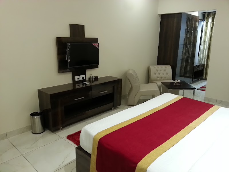 Hotel Maharaja Palace - Hotel Maharaja Palace, Sutehri Road, Near, Govt. College Chowk, Central Town, Manavta Nagar, Hoshiarpur, Punjab 146001, India