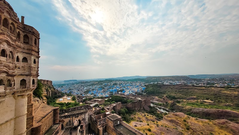 Mehrangarh Fort parking - Mehrangarh Fort parking 822C+X5Q, Fateh Pol Rd, Sodagaran Mohalla, Jodhpur, Rajasthan 342001, India