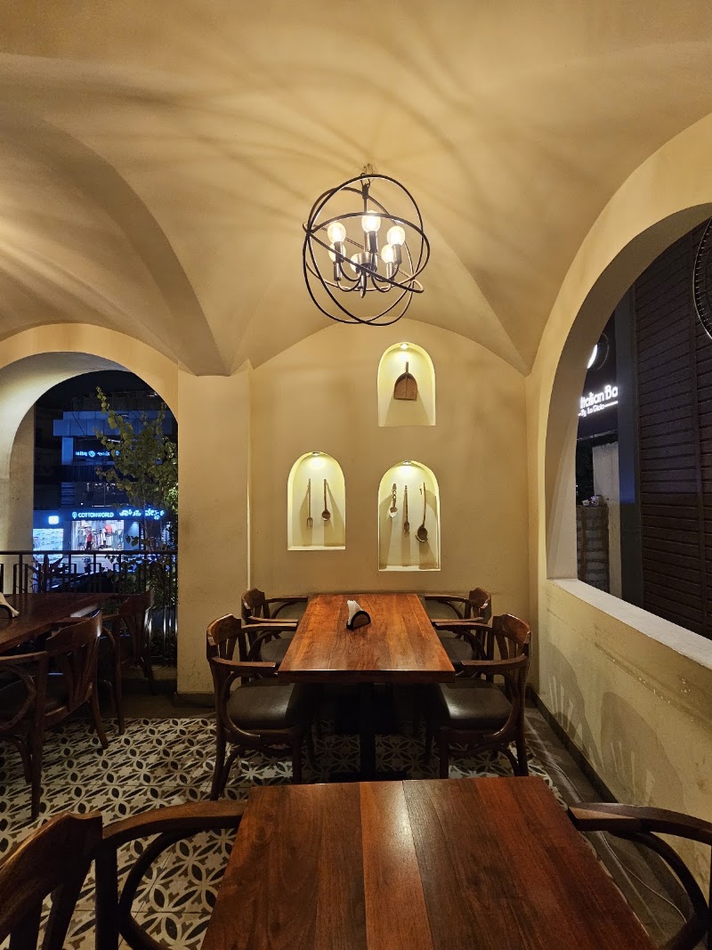 La Gioia - La Gioia 1085, 12th Main Rd, HAL 2nd Stage, Doopanahalli, Indiranagar, Bengaluru, Karnataka 560008, India