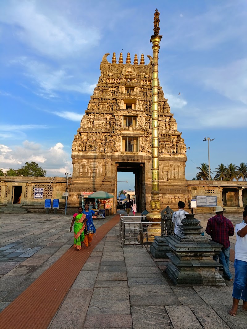 Halebidu - Halebidu 6X7V+7Q7, Halebeedu, Karnataka 573121, India