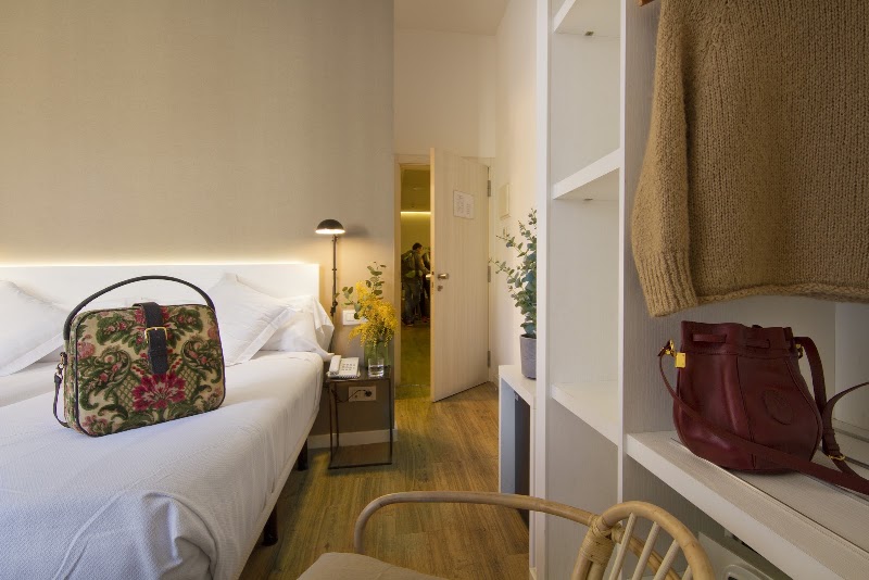 Som Nit Born - Som Nit Born, Carrer de la Reina Cristina, 13, Ciutat Vella, 08003 Barcelona, Spain