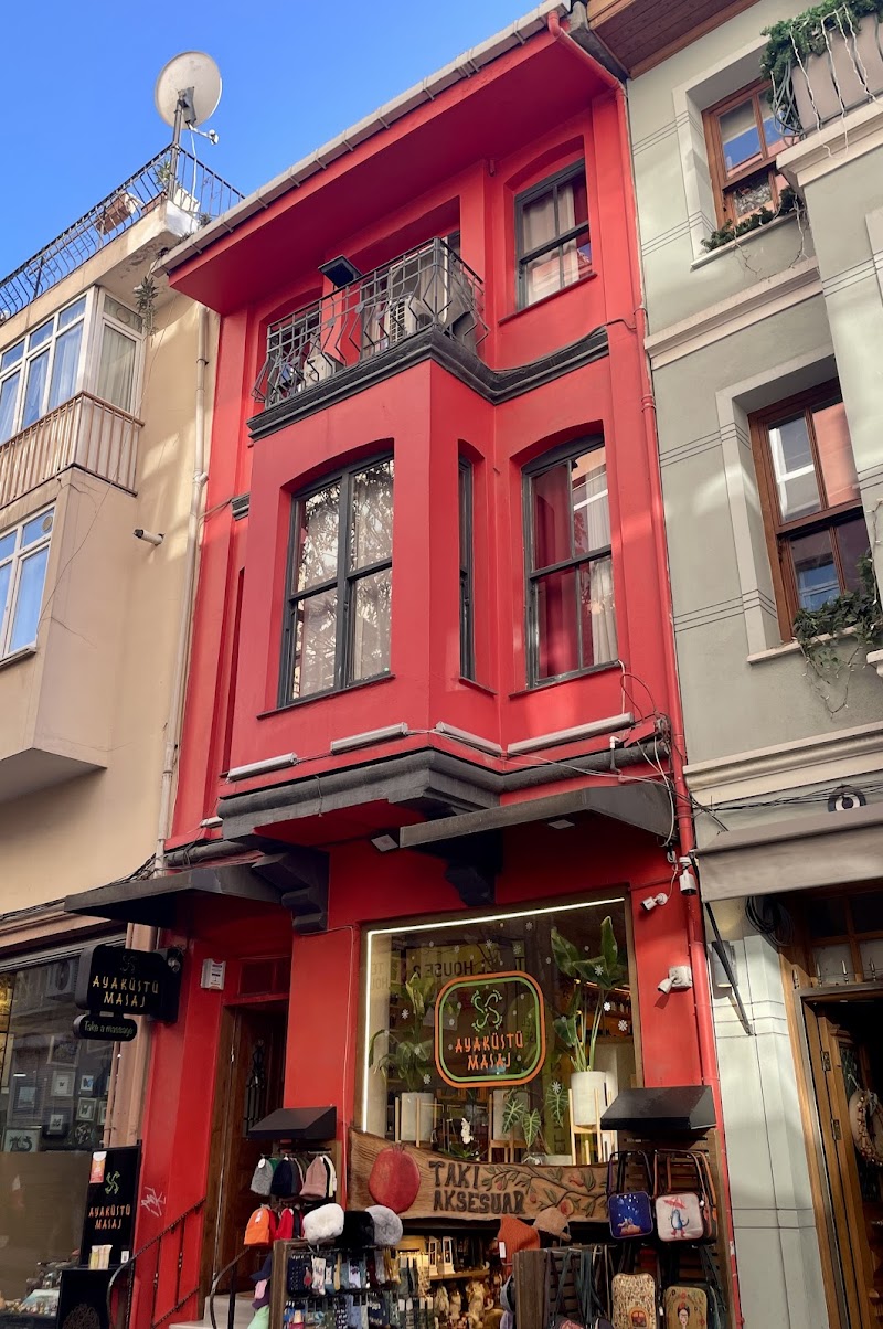 KADIKÖY - MODA - KADIKÖY - MODA, Caferağa, Moda Cd. No:90, 34710 Kadıköy/İstanbul, Türkiye
