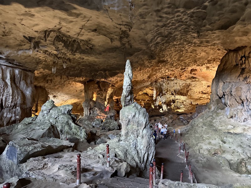 Sung Sot Cave - Sung Sot Cave, Ha Long Bay, Halong City, Hồng Gai