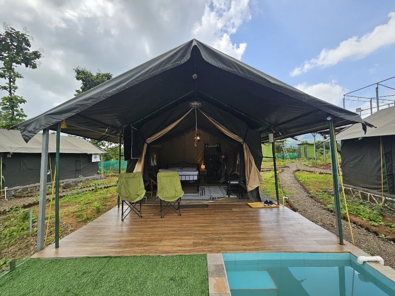 Streaming Offline - A riverside glamping experience