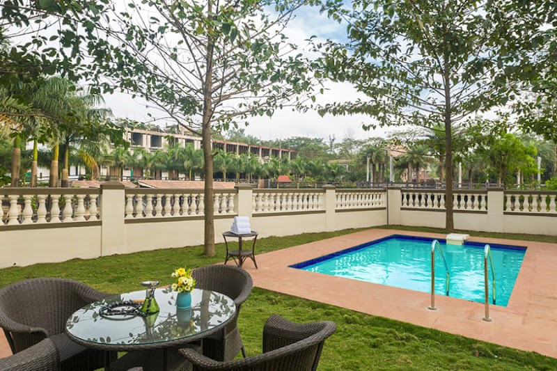 StayVista at Greenwoods Seven Villa | Private Villa with Pool in Lonavala - StayVista at Greenwoods Seven Villa | Private Villa with Pool in Lonavala Villa No. 7, Greenwoods Sadar layout, Old Khandala Rd, St.Stanislaus Villa, Khandala, Lonavala, Maharashtra 410302, India
