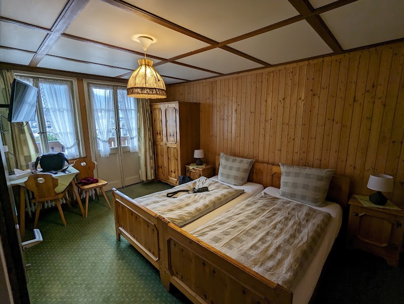 Hotel Steinbock - Hotel Steinbock Tripfi, Bahnhofpl. 477b, 3822 Lauterbrunnen, Switzerland
