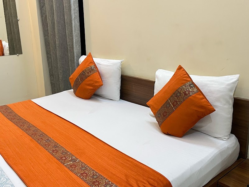 Kashi Paradise Stay - Homestay near temple in Varanasi - Kashi Paradise Stay - Homestay near temple in Varanasi, House No. 89, Lane Number 2, near Sankatmochan Temple, Saket Nagar Colony, Lanka, Varanasi, Uttar Pradesh 221005, India