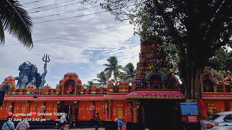 Tour Kerala.. POORAPREMI ❤️ - Tour Kerala.. POORAPREMI ❤️, Periyar Nagar, Aluva, Kerala 683101, India