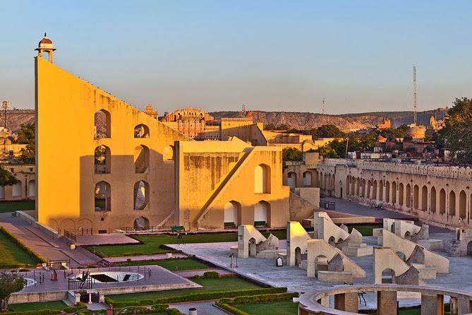 Jantar Mantar - Jantar Mantar Malve Nagar, J.D.A. Market, Kanwar Nagar, Jaipur, Rajasthan 302002, India