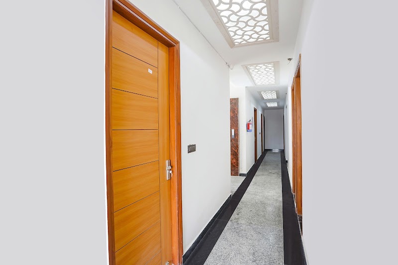 FabHotel Hexa Noida Sector 56 - FabHotel Hexa Noida Sector 56 B/A-10, Block E, Sector 55, Noida, Uttar Pradesh 201307, India