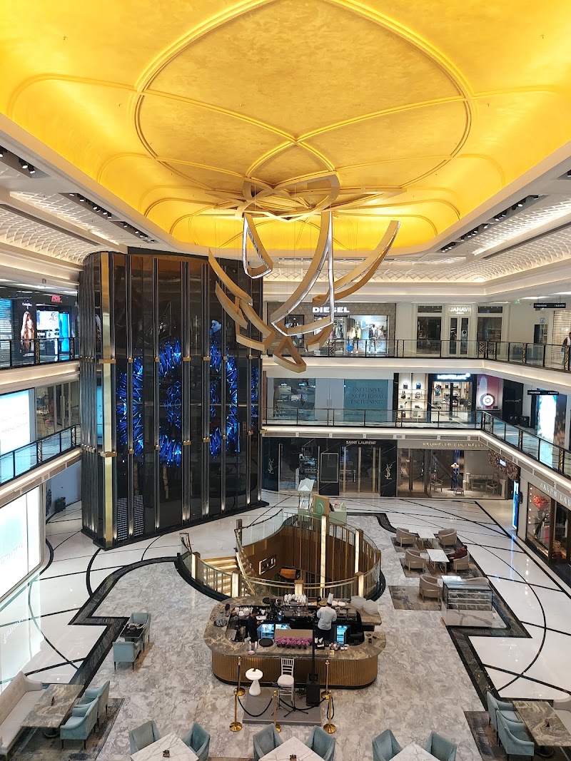 Hermès New Delhi - The Chanakya - Hermès New Delhi - The Chanakya The Commercial Complex, Yashwant place, G8-G9, Chankya Cinema Ln, Chanakyapuri, New Delhi, Delhi 110021, India