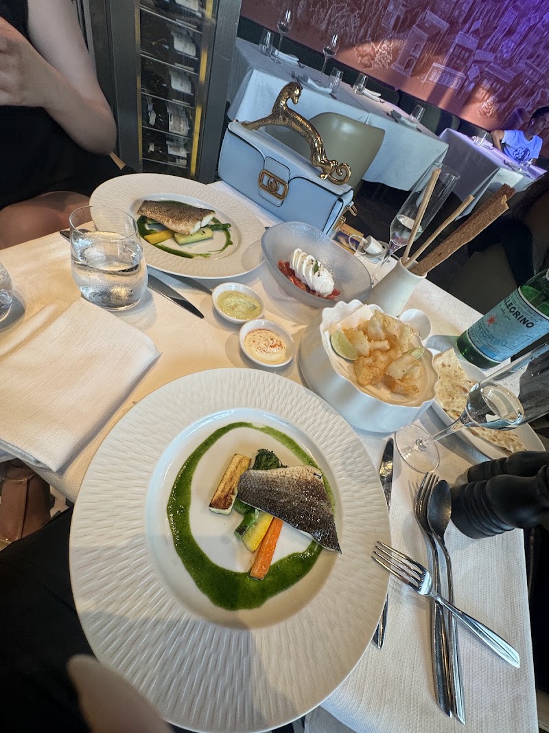 Cinque | Italian Restaurant in Dubai | FIVE Palm Jumeirah - Cinque | Italian Restaurant in Dubai | FIVE Palm Jumeirah No 1 Palm Jumeirah - نخلة جميرا - دبي - United Arab Emirates