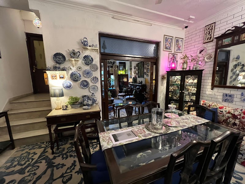 On The House - Bed and Breakfast (2nd Floor) - On The House - Bed and Breakfast (2nd Floor) B-4/120 2nd floor, B4 Block, Safdarjung Enclave, New Delhi, Delhi 110029, India