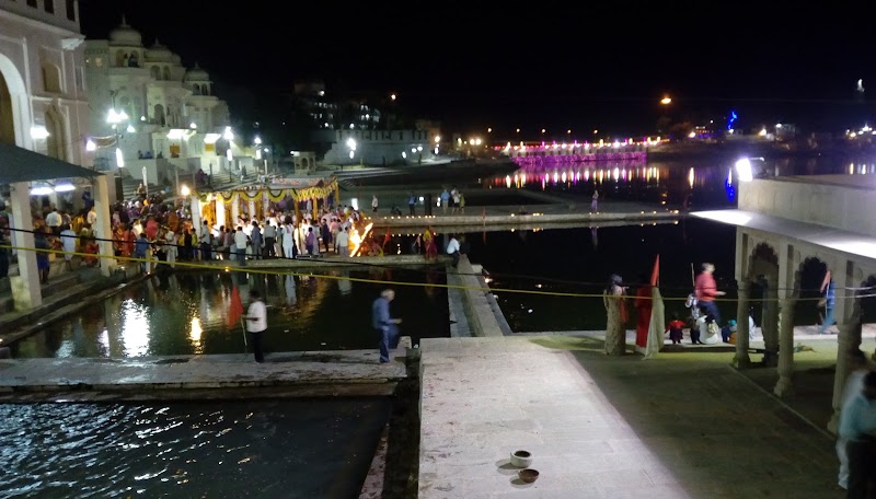 Varah Ghat - Varah Ghat, FHQ4+V8X, Choti Basti, Pushkar, Rajasthan 305022, India