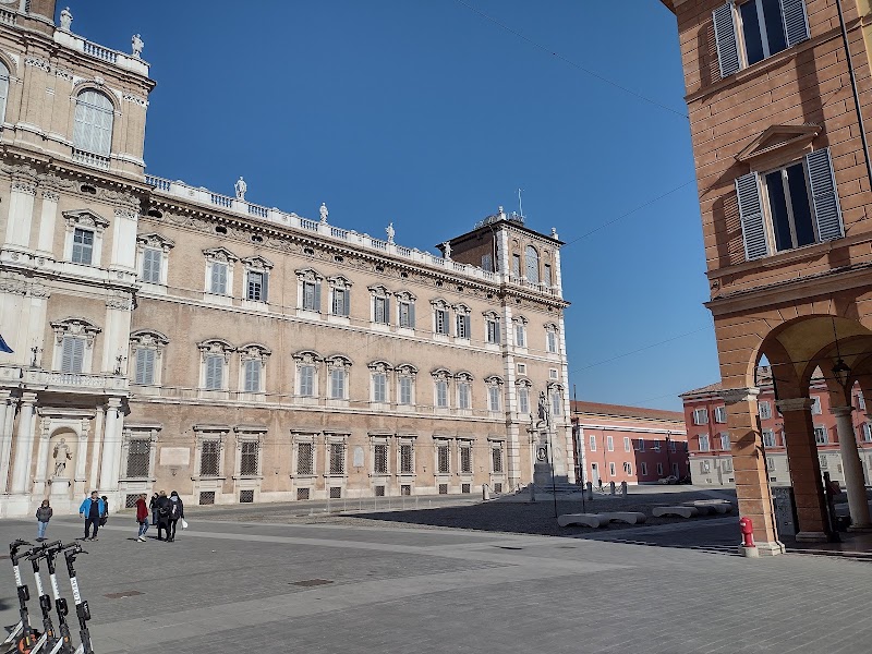 Palazzo Ducale di Modena - Palazzo Ducale di Modena Piazza Roma, 15, 41121 Modena MO, Italy