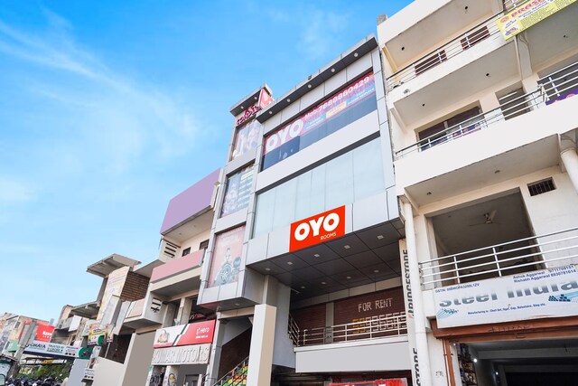 Hotel Aura Residency