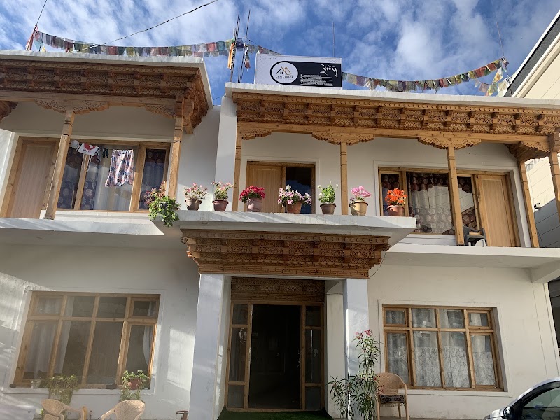 Leh Lodge