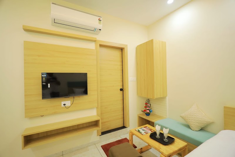 Hotel Kusum Kunj - Hotel Kusum Kunj 31, Khurram Shah Jahan Marg Towards, Gadhapulia square, to, rangbawdi marg, Sakhipura, Ujjain, Madhya Pradesh 456001, India
