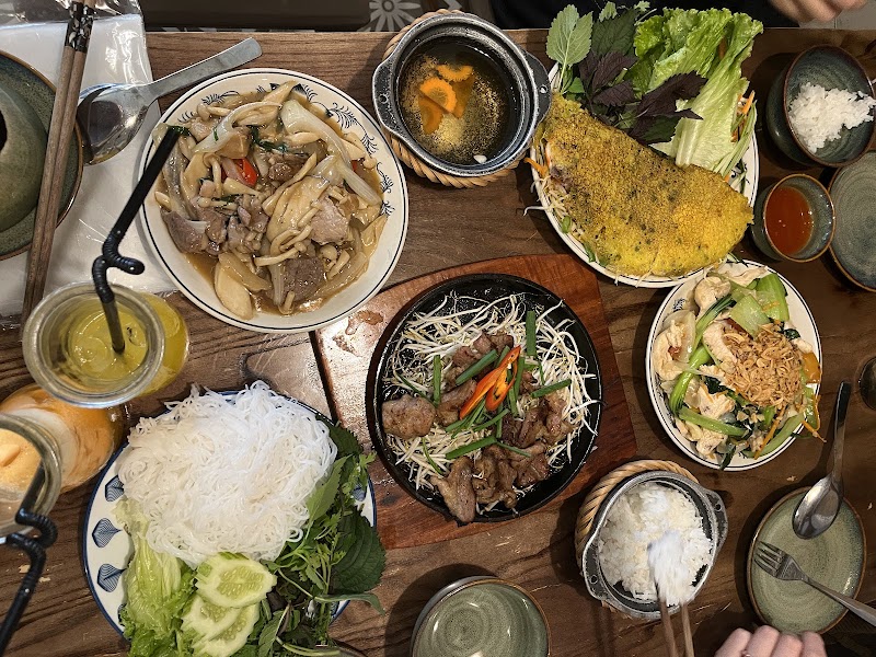 MẸT Vietnamese restaurant & Vegetarian Met 4 - MẸT Vietnamese restaurant & Vegetarian Met 4 34 P. Gia Ngư, Hàng Bạc, Hoàn Kiếm, Hà Nội, Vietnam