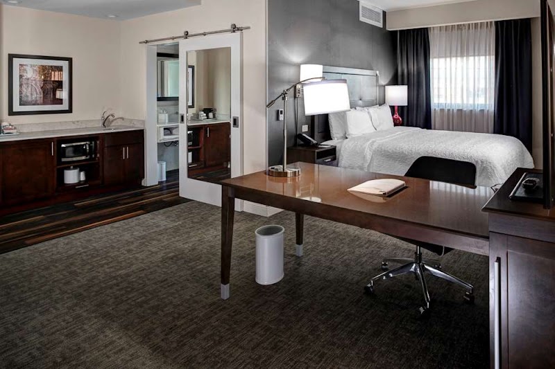 Hampton Inn & Suites Richmond - Downtown - Hampton Inn & Suites Richmond - Downtown, 700 E Main St Suite A, Richmond, VA 23219, USA