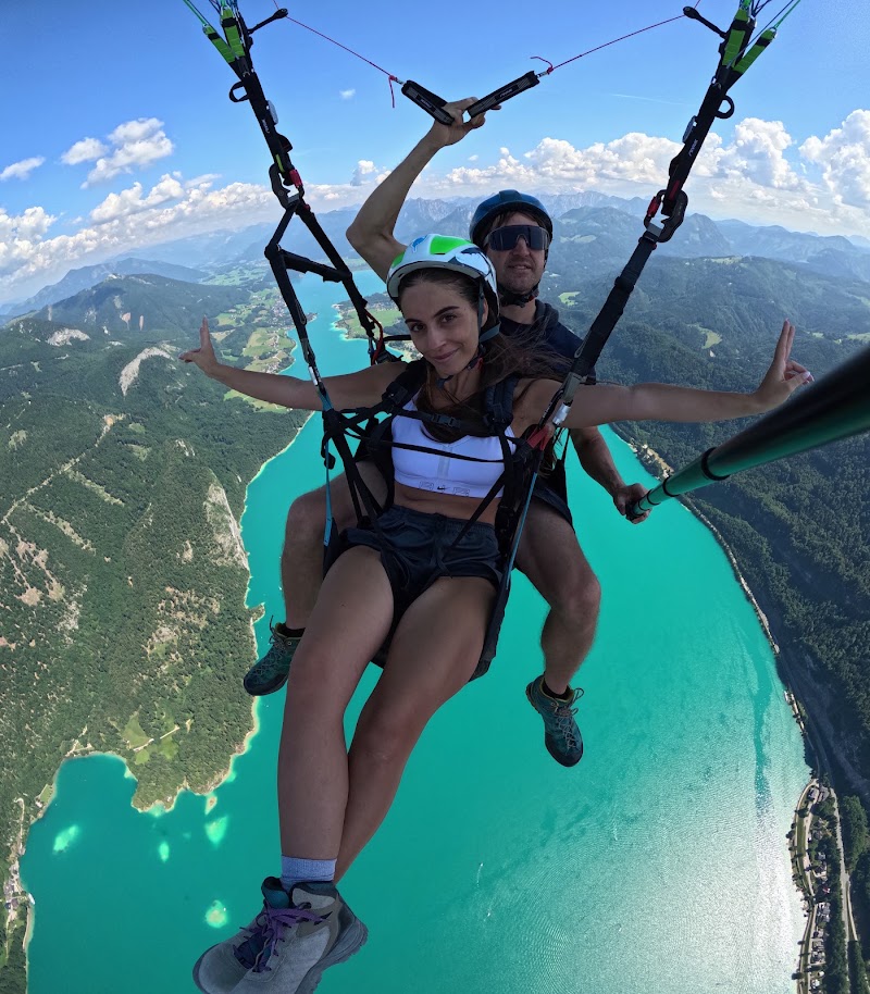 FlyTandem Paragliding St.Gilgen - Paragleiten/ Tandemfliegen am Wolfgangsee - FlyTandem Paragliding St.Gilgen - Paragleiten/ Tandemfliegen am Wolfgangsee, Konrad-Lesiak-Platz 3, 5340 St. Gilgen, Austria