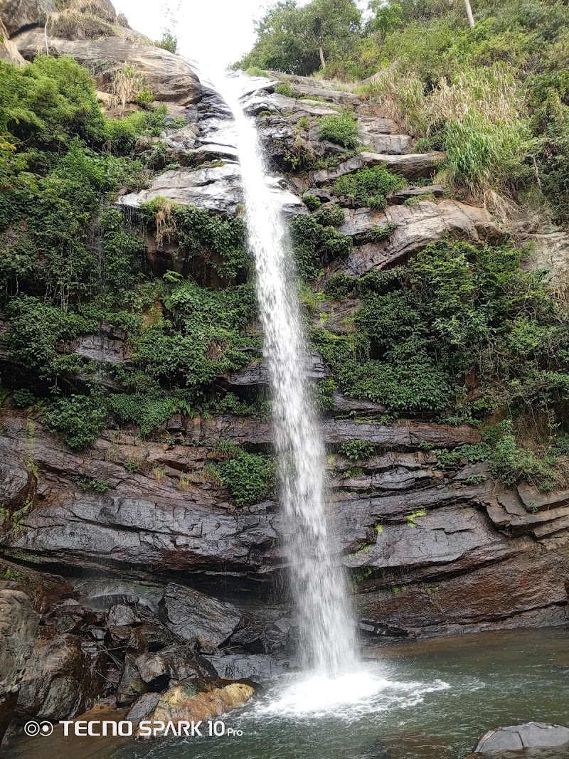 Ravan Ella Waterfall