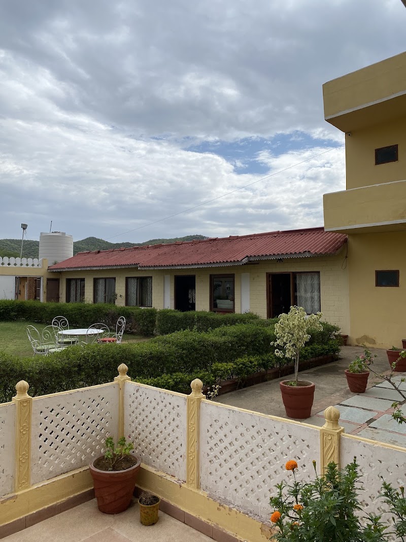Hotel Maharaja Palace Samode - Hotel Maharaja Palace Samode, Samod Rd, Near Police Station, Samod, Rajasthan 303806, India