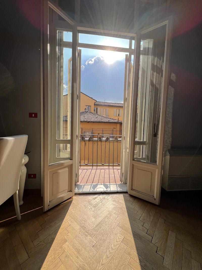 The Window on the courtyard, Entire Apartment - La Finestra sul cortile, Intero Appartamento - The Window on the courtyard, Entire Apartment - La Finestra sul cortile, Intero Appartamento, Via Guerrazzi, 6, 40125 Bologna BO, Italy