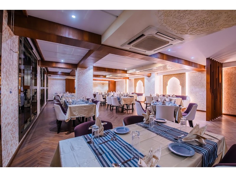 Grand Dhillon - Grand Dhillon A-1, Nehru Nagar Square, G.E. Road, Priyadarsani Parisar West, Priyadarsani Parisar West, Bhilai, Chhattisgarh 490020, India