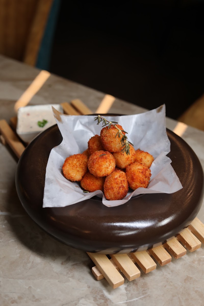 Toss & Sipp - Toss & Sipp Ground Floor, Narayan Plaza, near Boomerang Corporate Center, Yadav Nagar, Chandivali, Powai, Mumbai, Maharashtra 400072, India