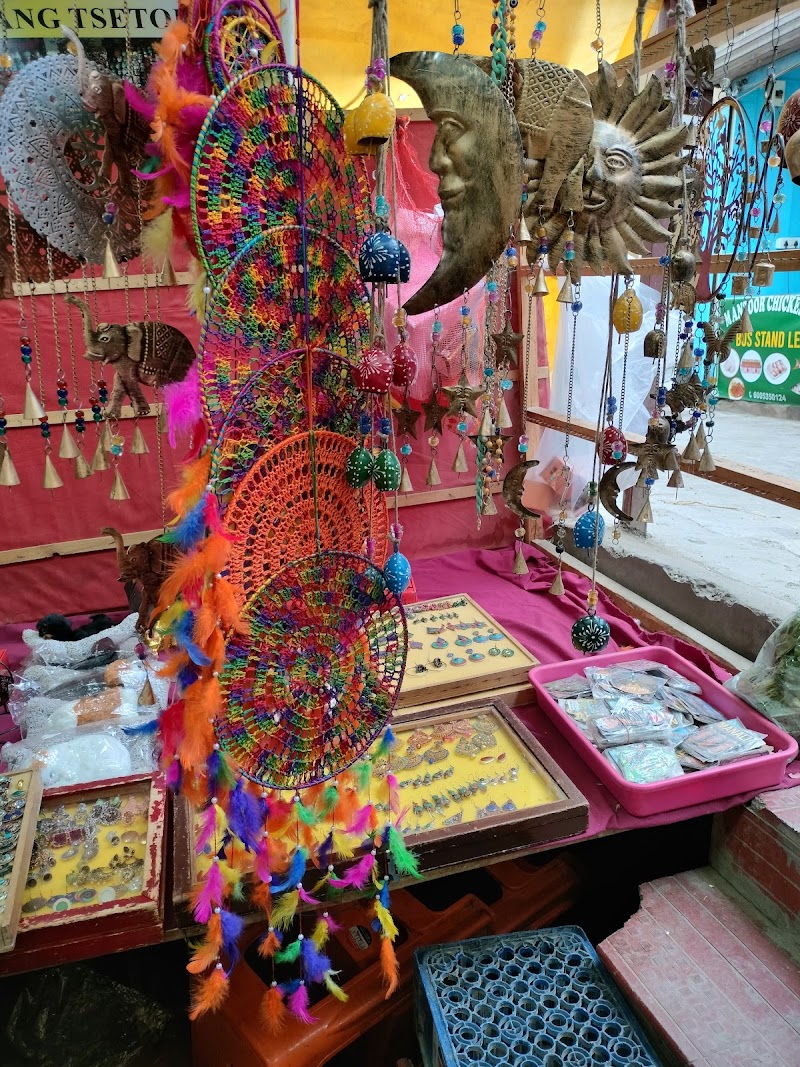 Tibetan refugee market - Tibetan refugee market, Tsas Soma Masjid, Leh, 194101