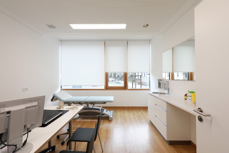 Hessingpark-Clinic GmbH - Hessingpark-Clinic GmbH, Wellenburger Straße 18 (Parkplatz), (Postadresse: Hessingstraße 17), 86199 Augsburg, Germany