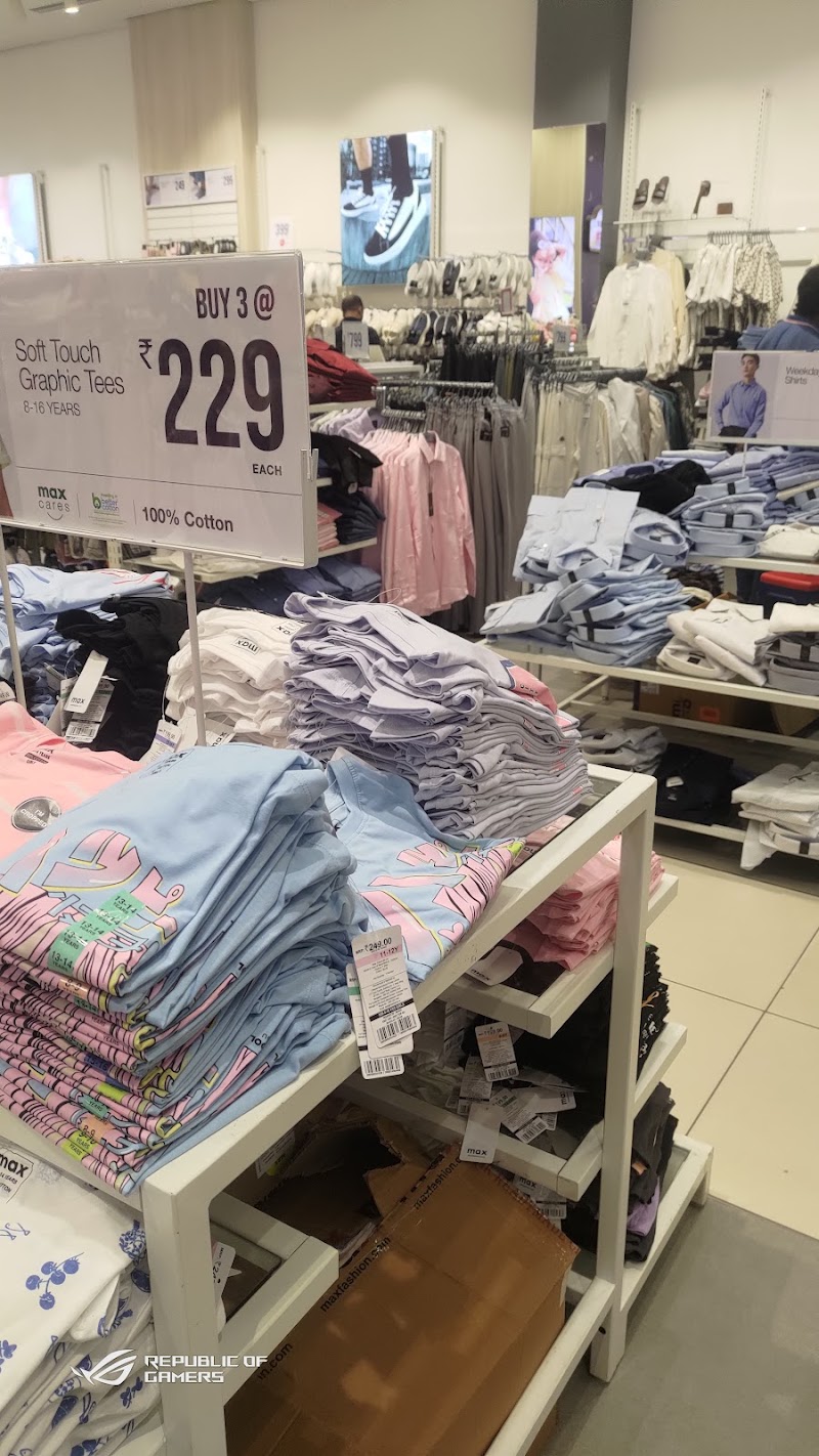 Max - Max Lulu International Shopping Mall, Anayara, Kochuveli, Thiruvananthapuram, Kerala 695029, India