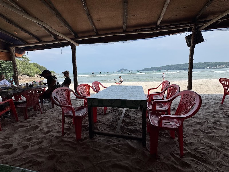 Thanh Nga Seafood beach restaurant