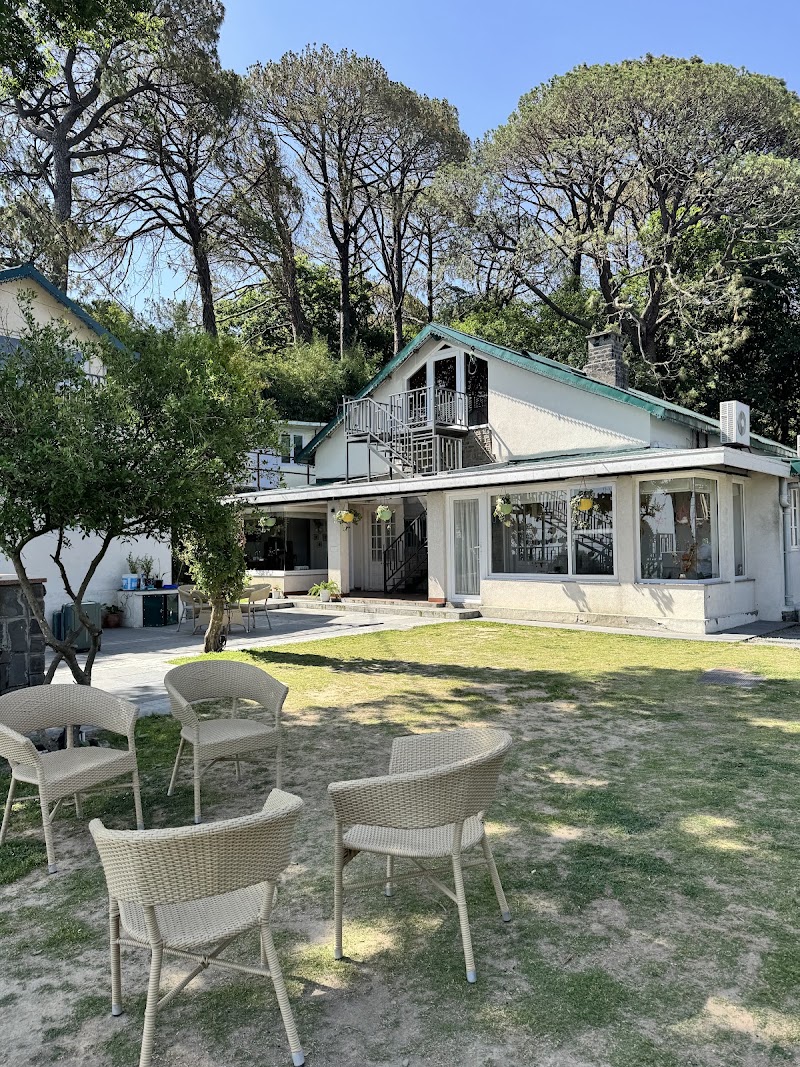 Ellis Villa - Ellis Villa, COMMERCIAL BUILDING, Upper, Mall Rd, opposite CRI main gate, Kasauli, Himachal Pradesh 173204, India