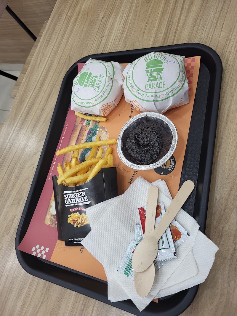 BURGER GARAGE TALWANDI - BURGER GARAGE TALWANDI, Sector - C-20, opposite Kali Mata Mandir, near anil kothari doctor, Sector - C, Talwandi, Kota, Rajasthan 324005, India