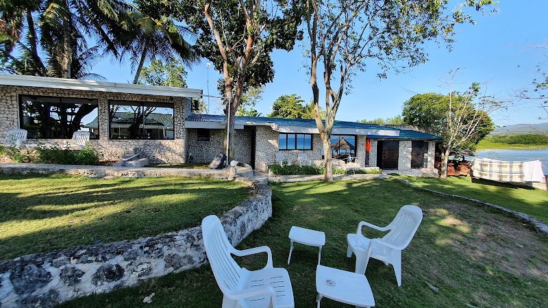 Homestay California - Homestay California W9PM+RM2, Tongo Point Rd, Moalboal, Cebu, Philippines