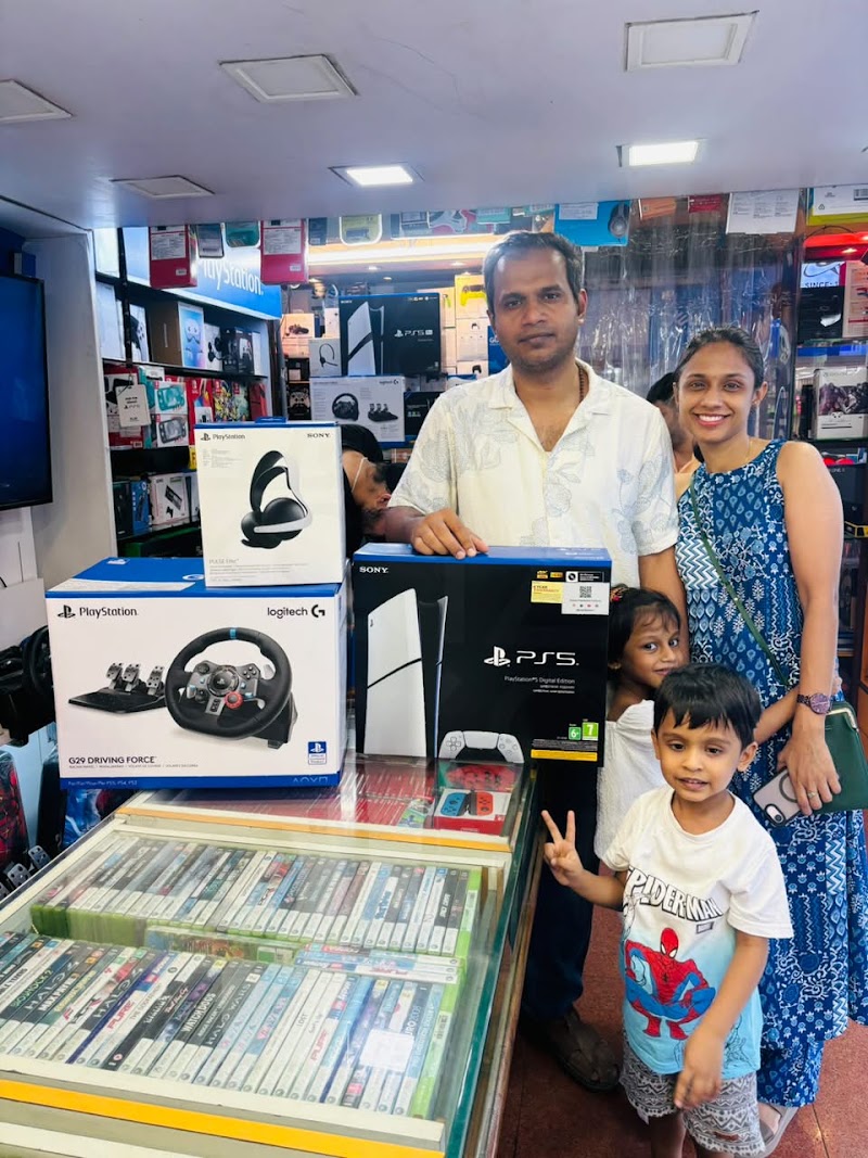 CD WORLD HYDERABAD TELANGANA since 1998 - CD WORLD HYDERABAD TELANGANA since 1998, SHOP NO 34&39 ,GROUND FLOOR, Chenoy Trade Center, Park Ln, near hotel parklane, near paradise, Kalasiguda, Secunderabad, Hyderabad, Telangana 500003, India